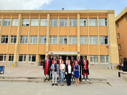 Selçuk Üniversitesi Rus Dili ve Edebiyatı Bölümünde Mezuniyet Coşkusu